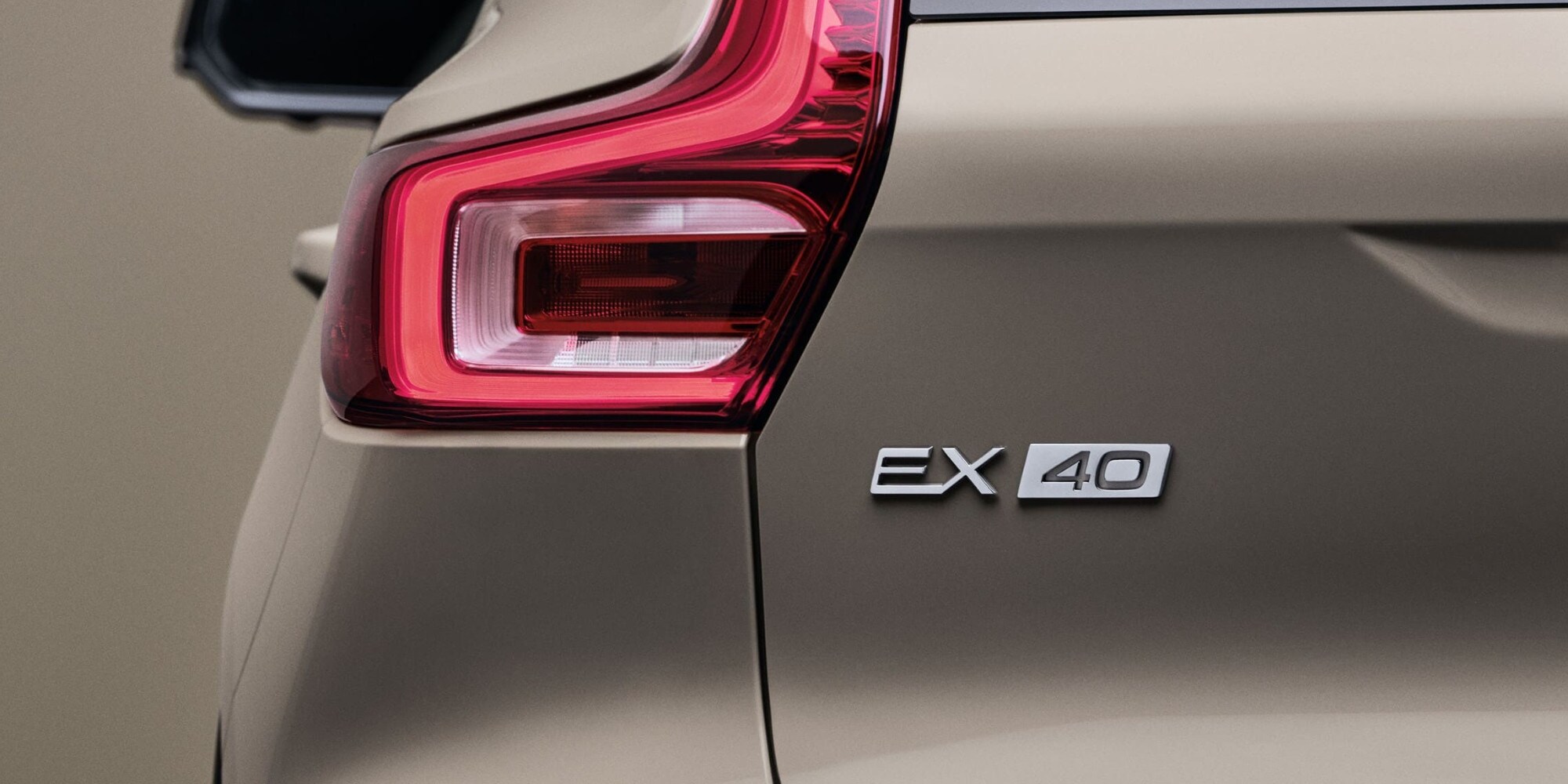 Volvo EX40 ed EC40, le medie elettriche cambiano nome