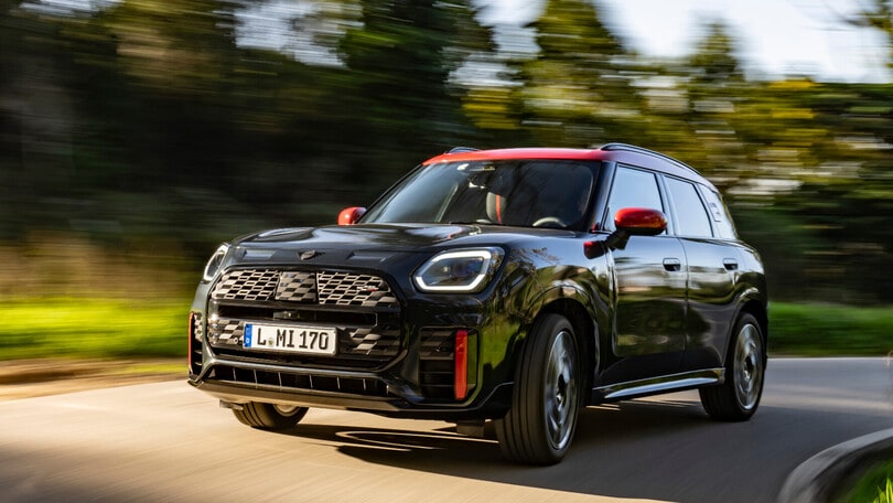 Mini Countryman John Cooper Works, 300 cavalli e spazio da famiglia