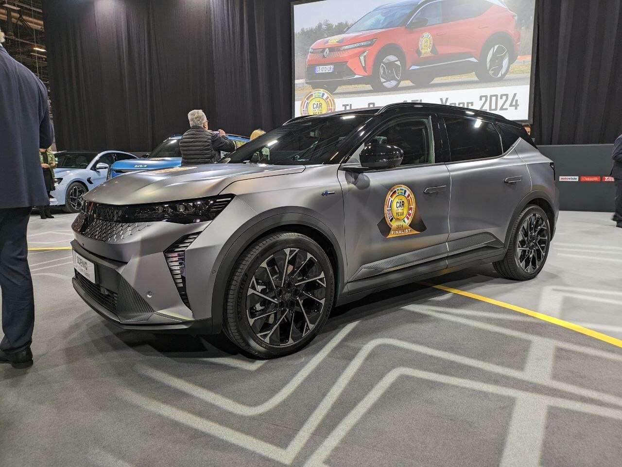 La Renault Scenic trionfa ancora: è sempre lei l'Auto dell’Anno 2024
