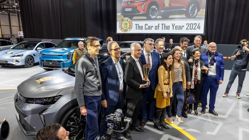 Renault Scenic E-tech Electric è The Car of the Year 2024