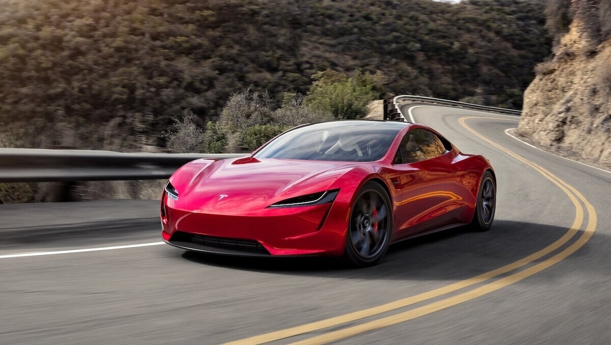 Tesla Roadster, Musk alza le aspettative e annuncia il debutto