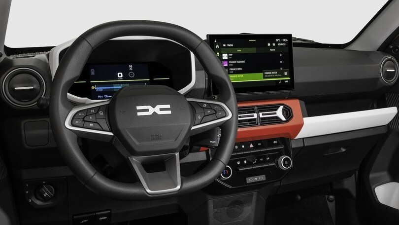 Dacia, niente fronzoli sulle auto: "Non servono 22 schermi"