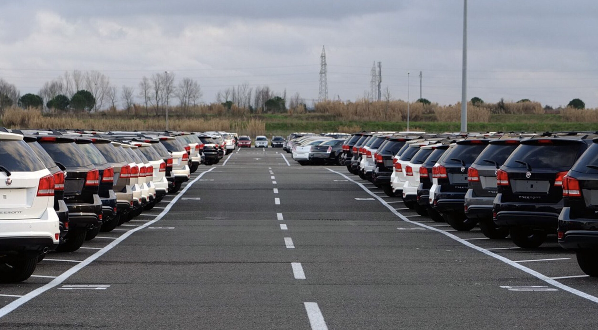 Mercato auto a febbraio, dati in crescita aspettando gli incentivi