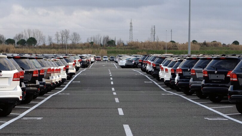 Mercato auto a febbraio, dati in crescita aspettando gli incentivi