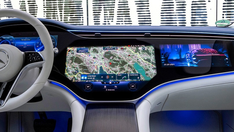 Comandi touch? No, grazie: dal 2026 si torna ai tasti fisici