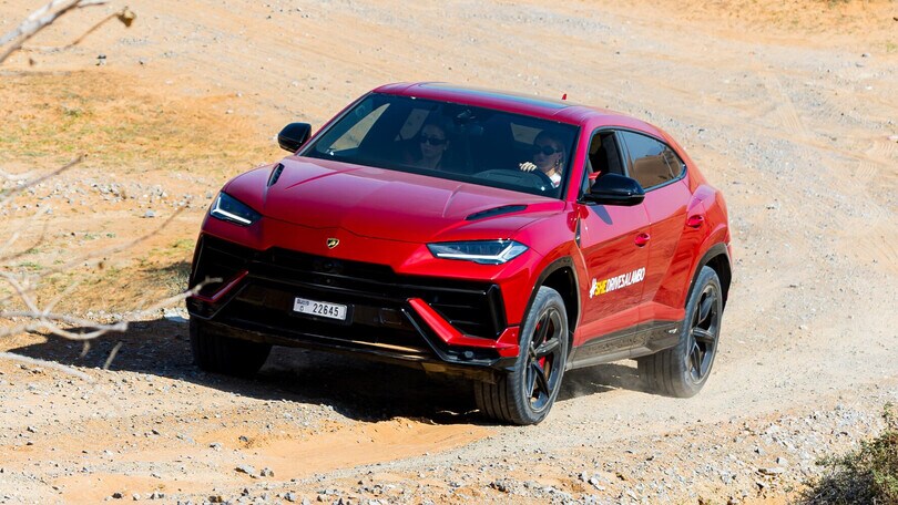 Lamborghini celebra le donne con #SHEdrivesalambo