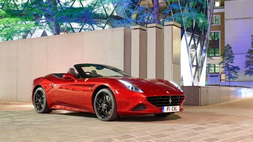 Ferrari, all'asta 25 targhe storiche per un'organizzazione benefica