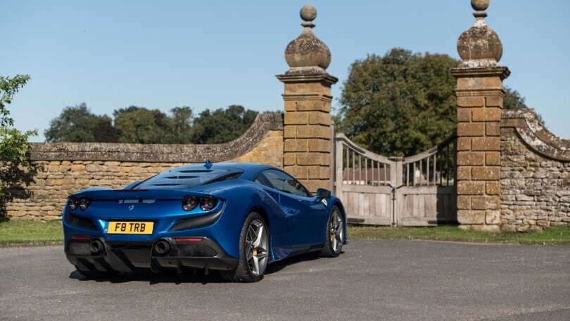 Ferrari, asta speciale per 25 targhe storiche: il prezzo è super esclusivo