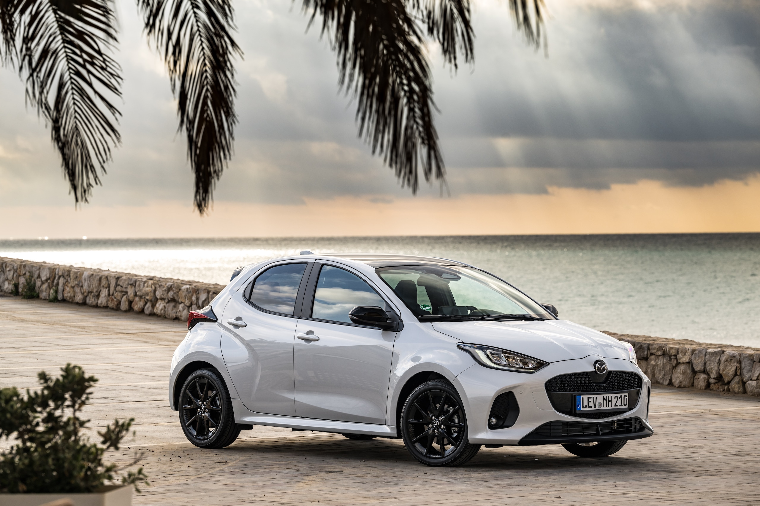 Nuova Mazda2 Hybrid 2024: non chiamatela Yaris