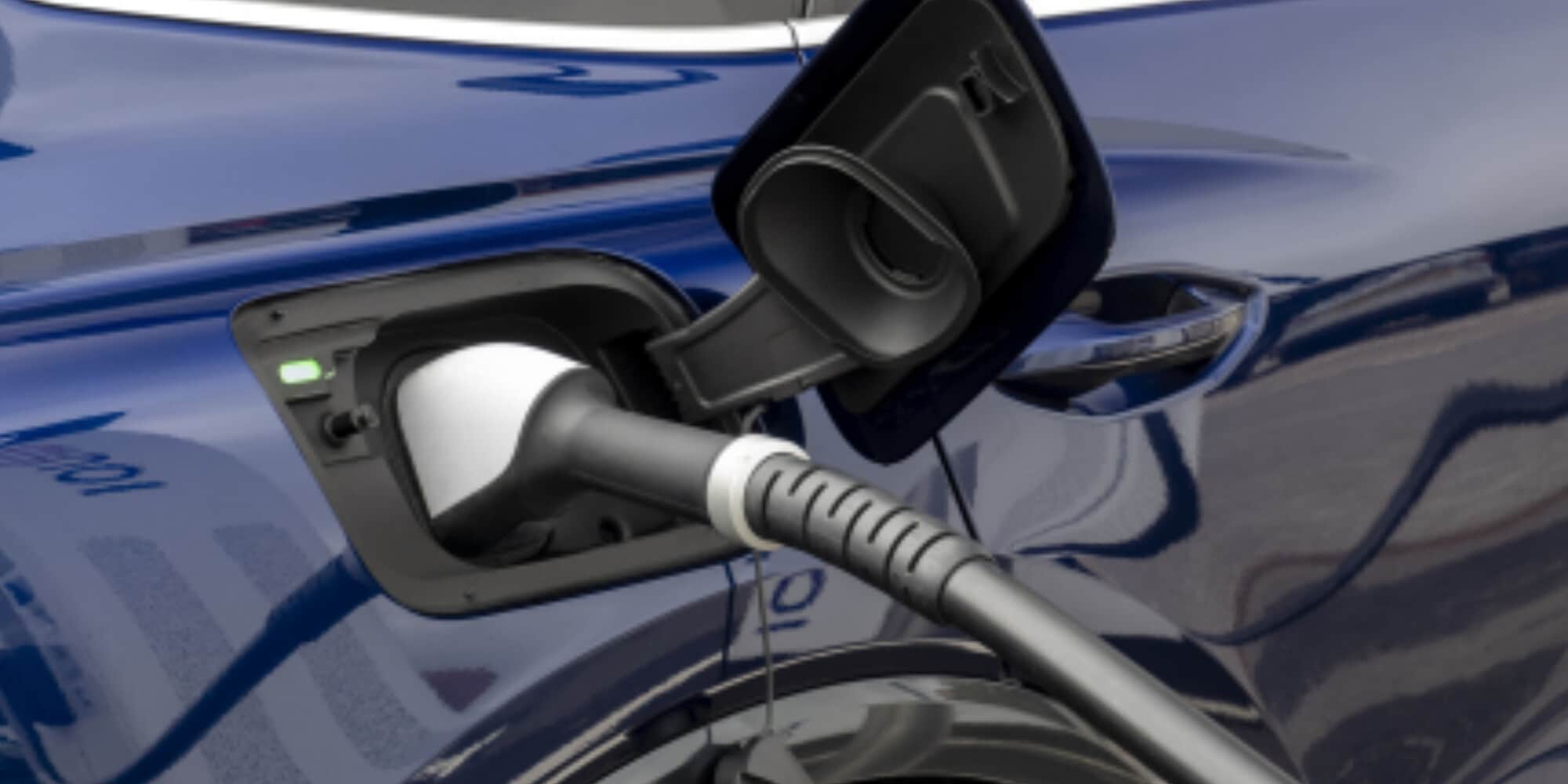 Poche auto elettriche in Italia, Pichetto: "Le ragioni sono economiche"