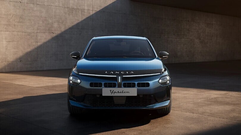 Lancia Ypsilon Edizione Limitata Cassina MHEV