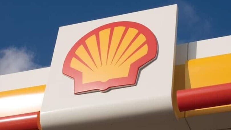 Shell annuncia la chiusura di mille stazioni di servizio: il motivo