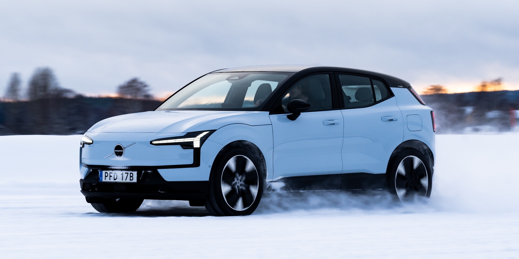 C'era una Volvo EX30 al freddo svedese
