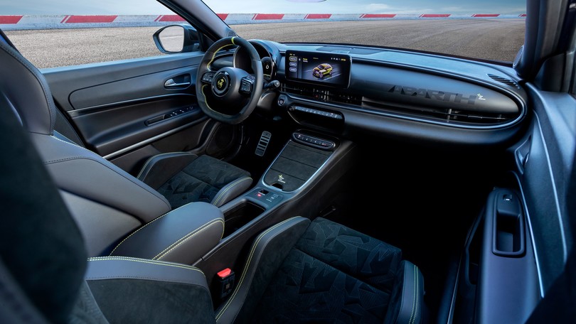 Abarth 600e Scorpionissima, nuove foto