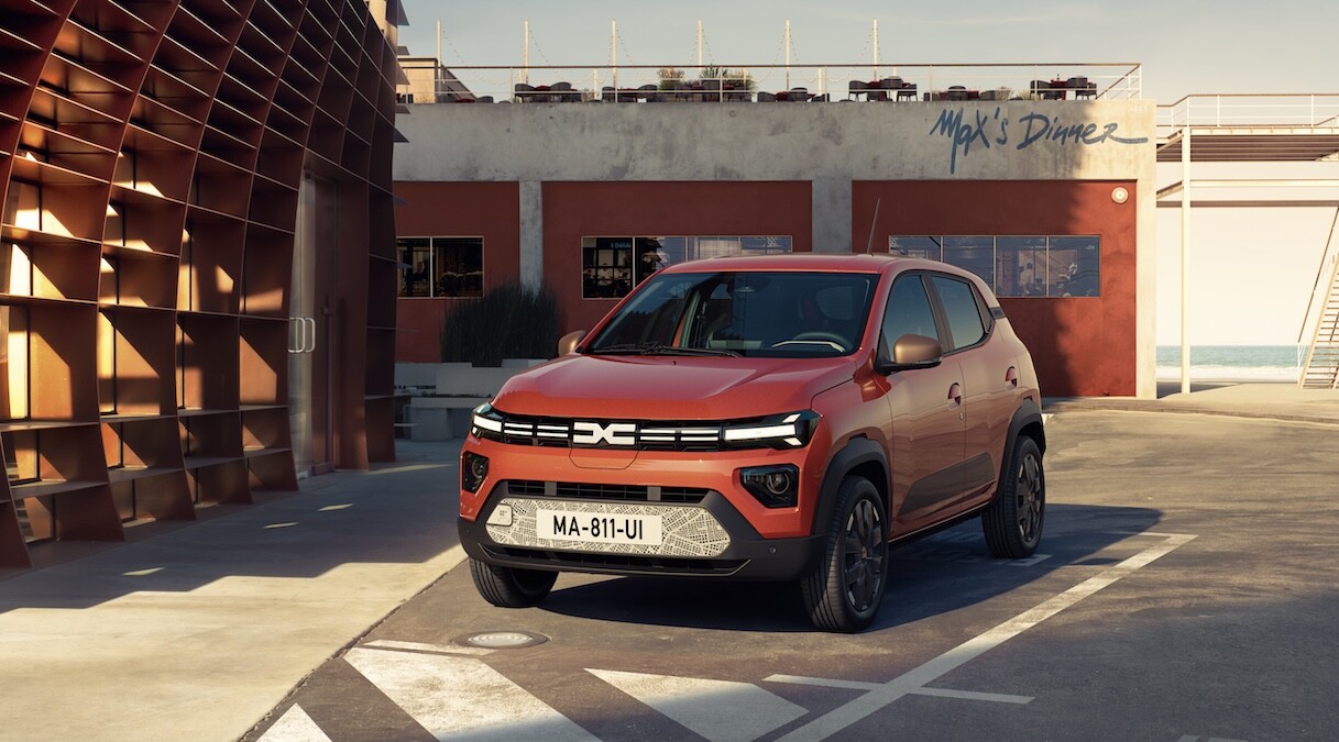 Dacia Spring 2024, prezzi e dotazione: tutte ben sotto i 20 mila euro