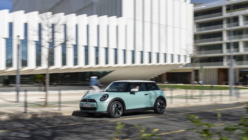 Mini Cooper S 2024, il nuovo allestimento Classic