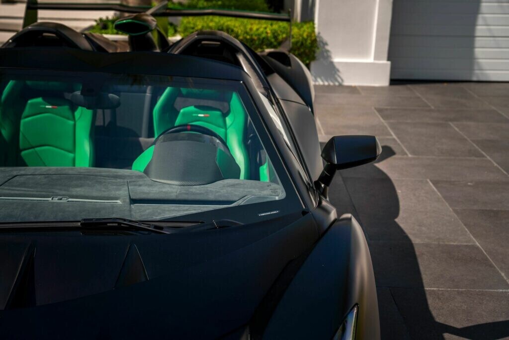Le foto della Lamborghini Veneno Roadster all'asta a Dubai