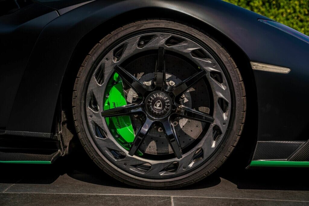 Le foto della Lamborghini Veneno Roadster all'asta a Dubai