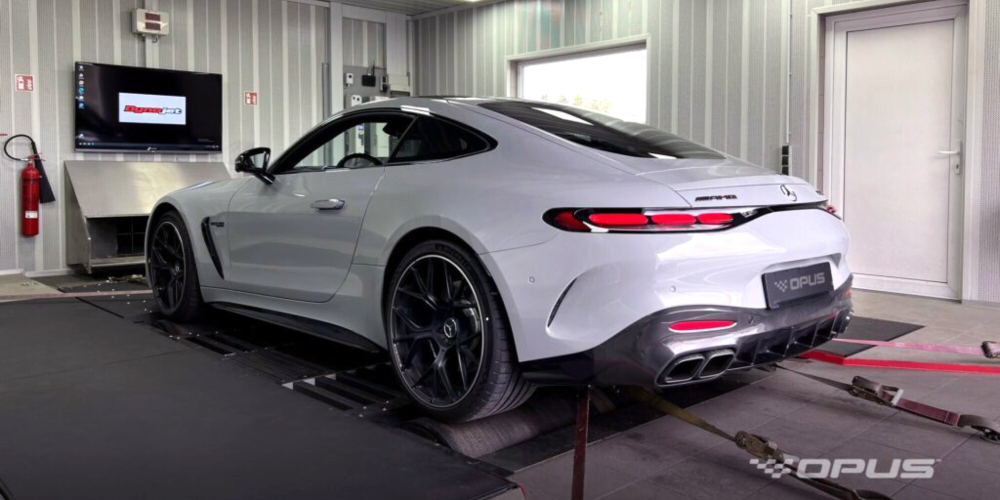 Mercedes-AMG GT 2024, Opus la porta a 710 cavalli