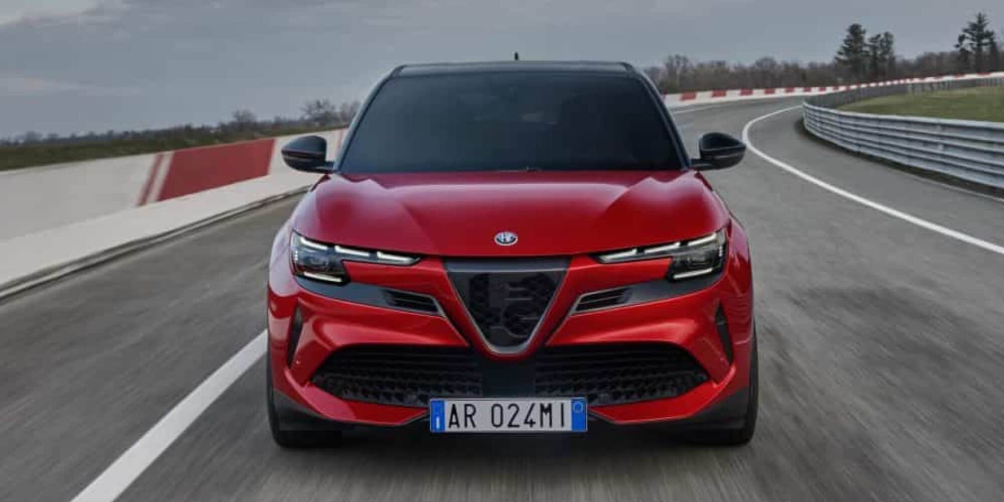 Alfa Romeo Junior, ordinabili le versioni base, prezzi e rate