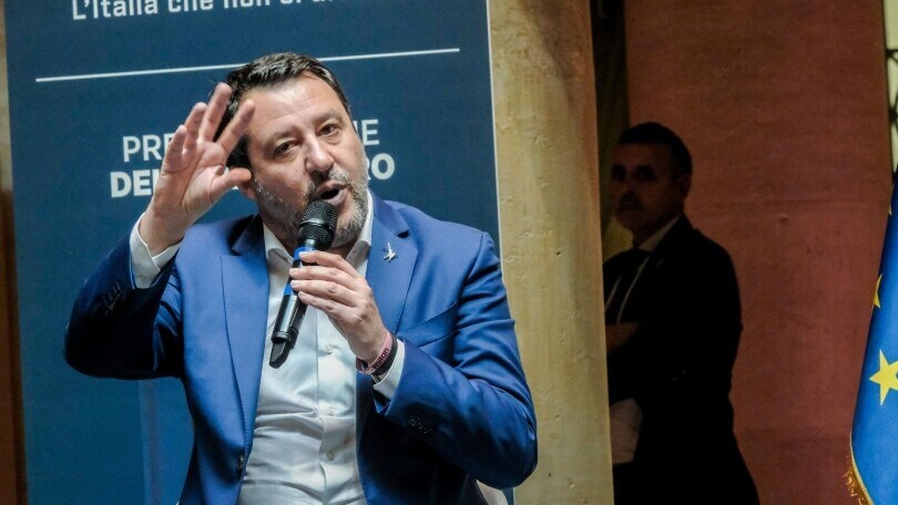 Salvini: contro il blocco totale delle auto a combustione interna