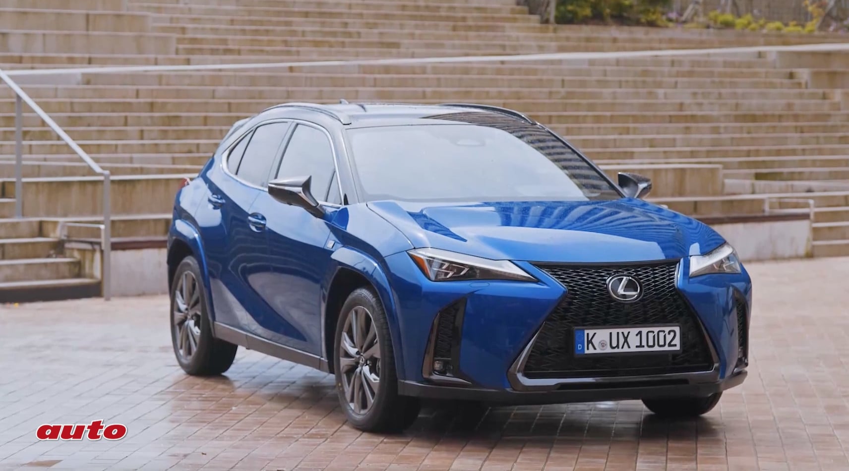 Lexus UX, il test del nuovo Suv ibrido giapponese