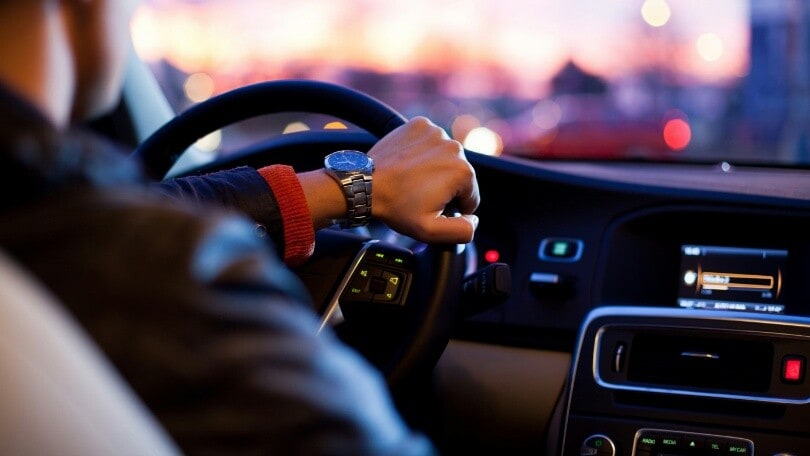Quali sono i comportamenti degli automobilisti al volante?