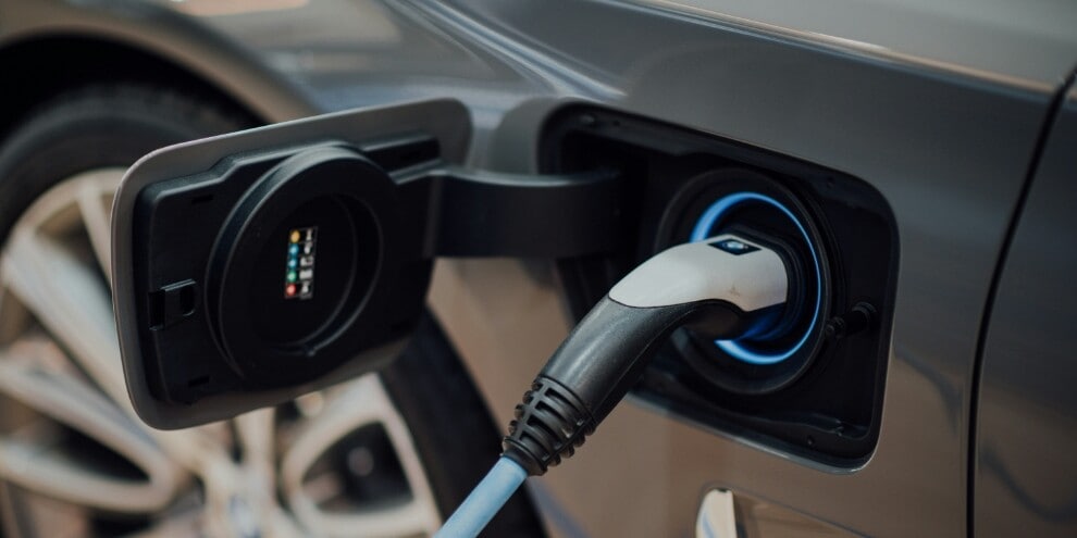 Prezzo ricarica auto elettriche: Italia è nella lista nera dei Paesi europei