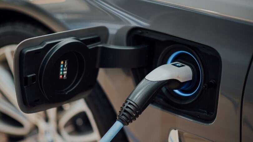 Prezzo ricarica auto elettriche: Italia è nella lista nera dei Paesi europei