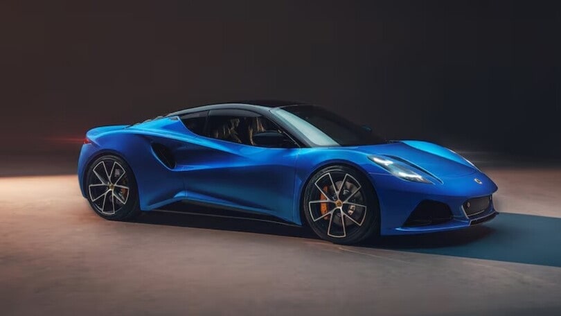 La Lotus Emira a 4 cilindri è ordinabile: ecco prestazioni e prezzo