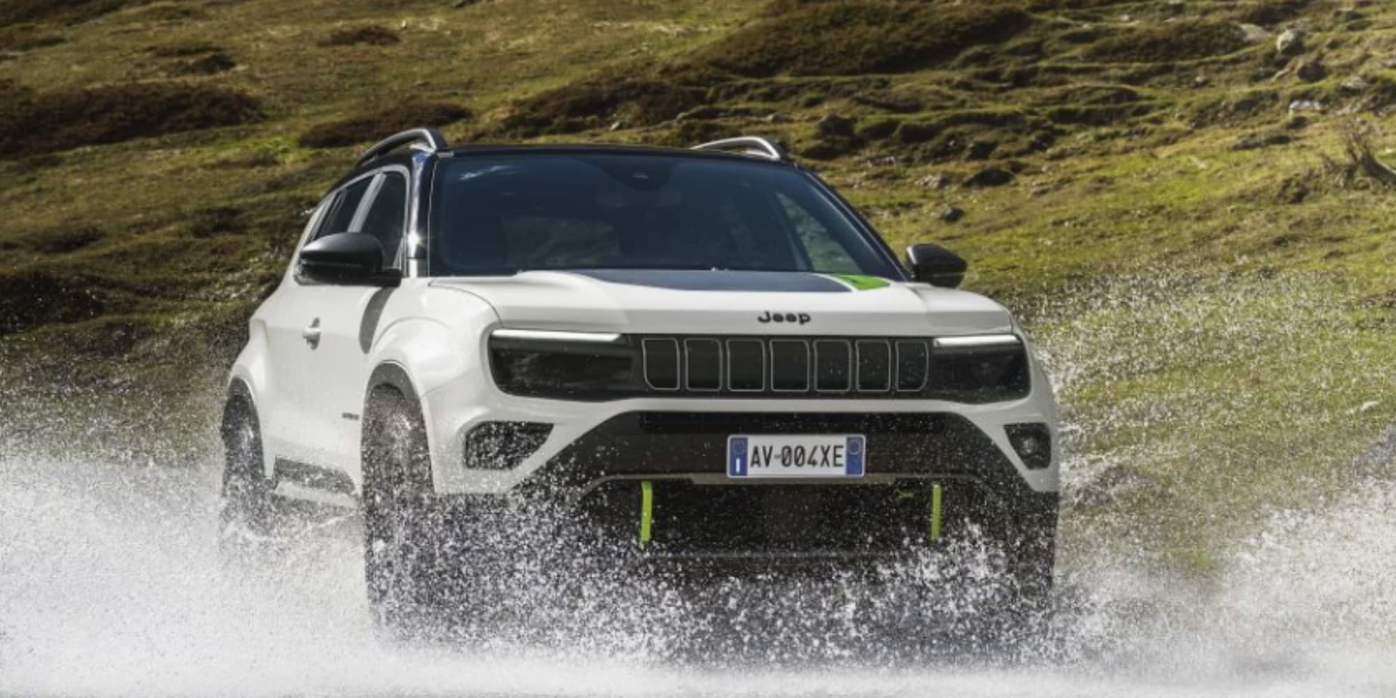 Jeep Avenger 4xe, più dinamica con la trazione integrale