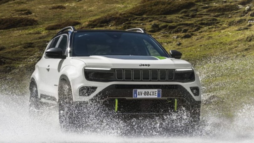 Jeep Avenger 4xe, più dinamica con la trazione integrale