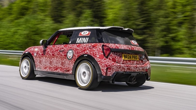 Nuova Mini JCW 2025