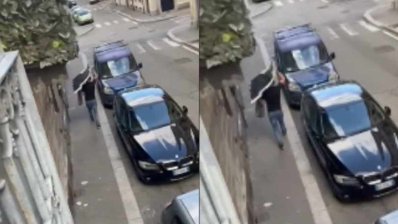 Stacca il portellone di una Panda e se lo porta via: il furto è da brividi