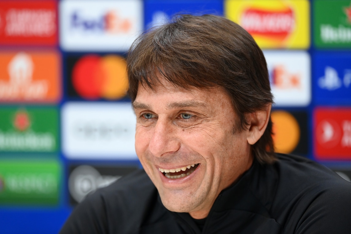 Conte è il nuovo allenatore del Napoli: matrimonio perfetto ma... senza Ferrari