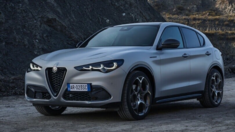 Alfa Romeo dice addio alla targa asimmetrica: ecco perché