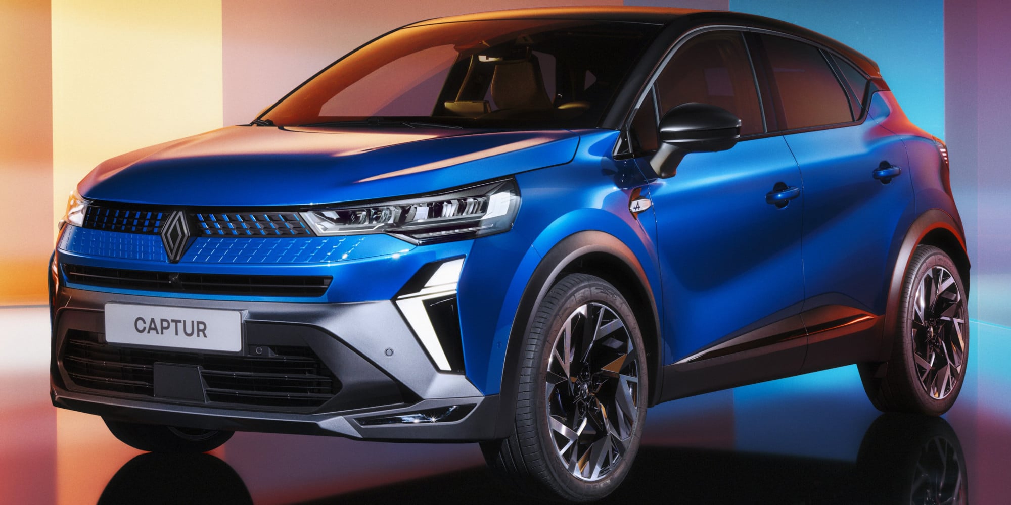 Nuova Renault Captur 2024: il Suv compatto si rifà il trucco