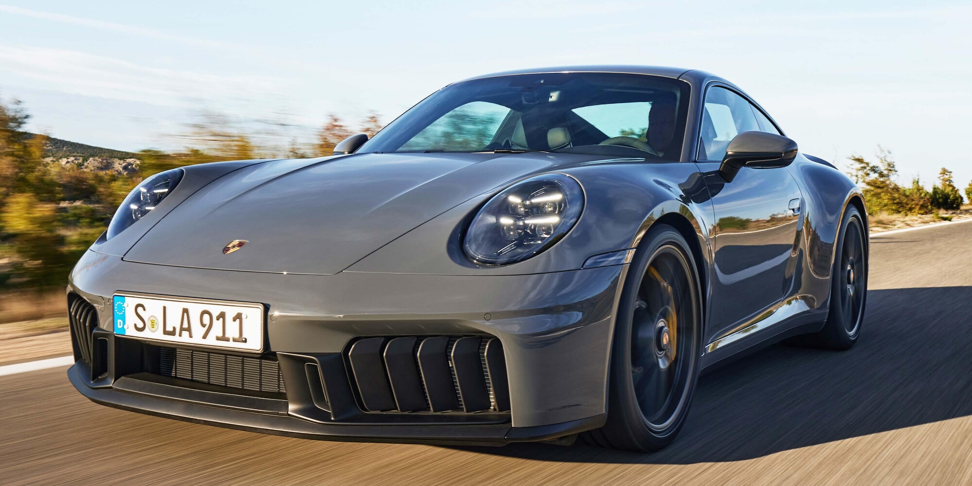 Su Auto in edicola: Porsche 911 Carrera GTS, icona elettrificata