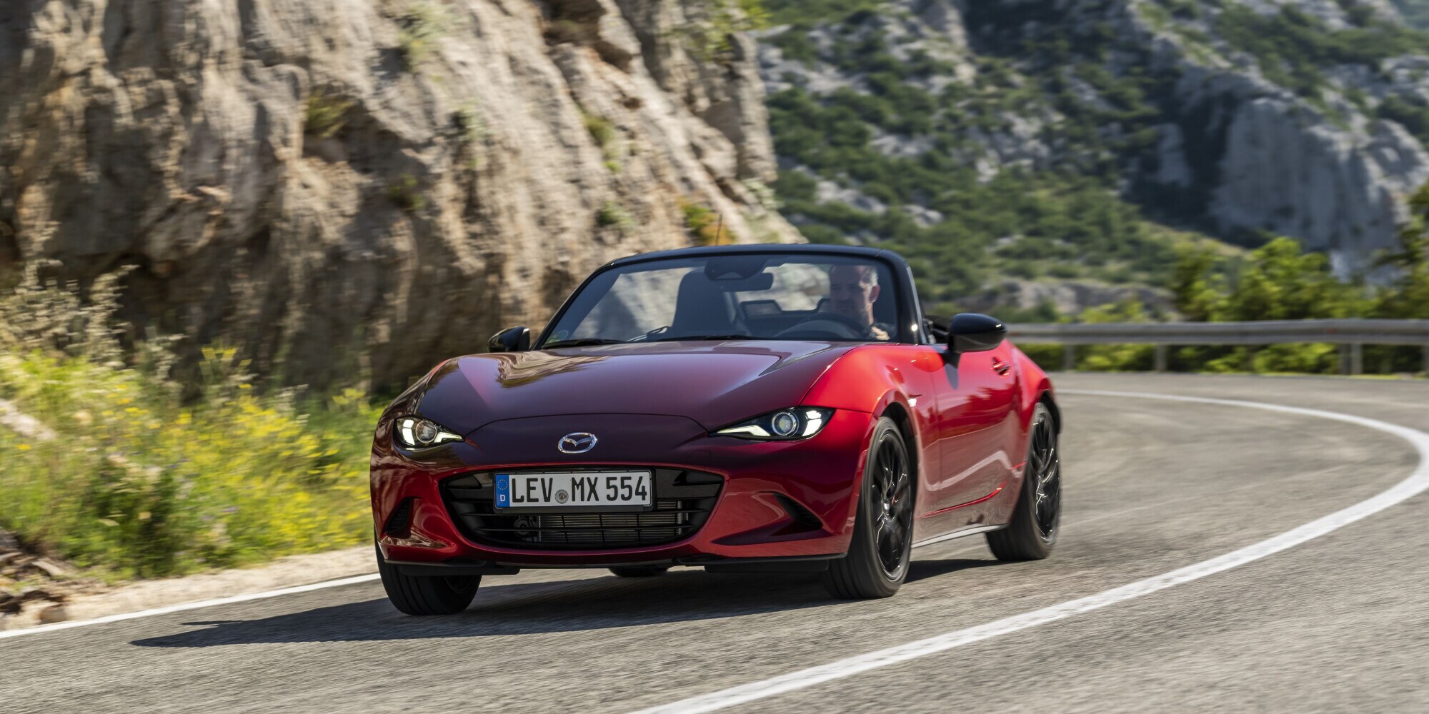 Mazda MX-5 restyling 2024, piacere di guida al top