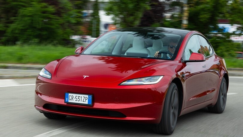 Nuova Tesla Model 3, la prova: senza più difetti