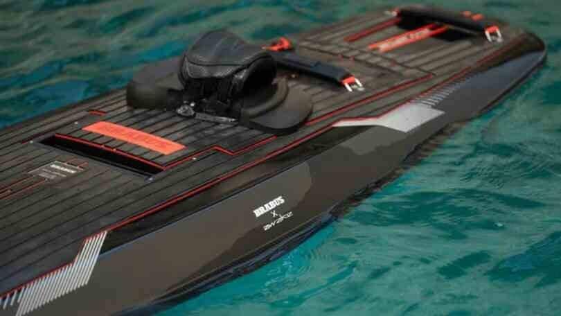 Brabus sviluppa la Shadow Jetboard, la tavola da surf elettrica