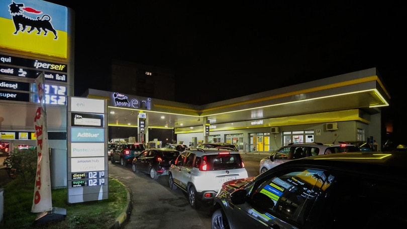 Caro carburanti e taglio accise, risorse spostate a sostegno del prezzo del diesel