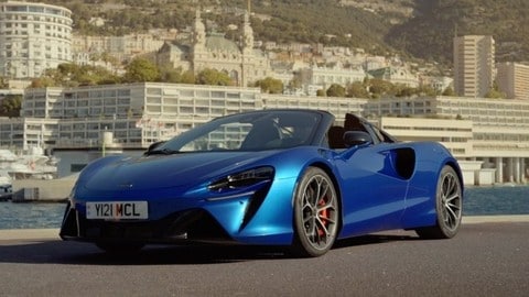 Nuova McLaren Artura Spider, il test