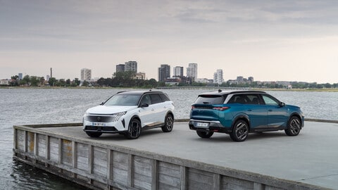 Nuovo Peugeot E-5008, quanto confort