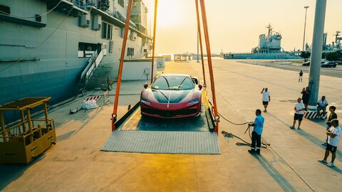Fabio Barone con la sua Ferrari SF90  verso un nuovo record