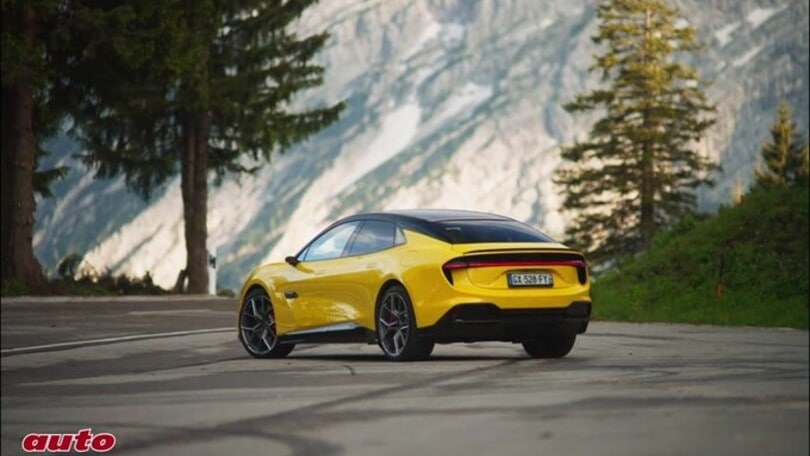 Lotus Emeya, la prova