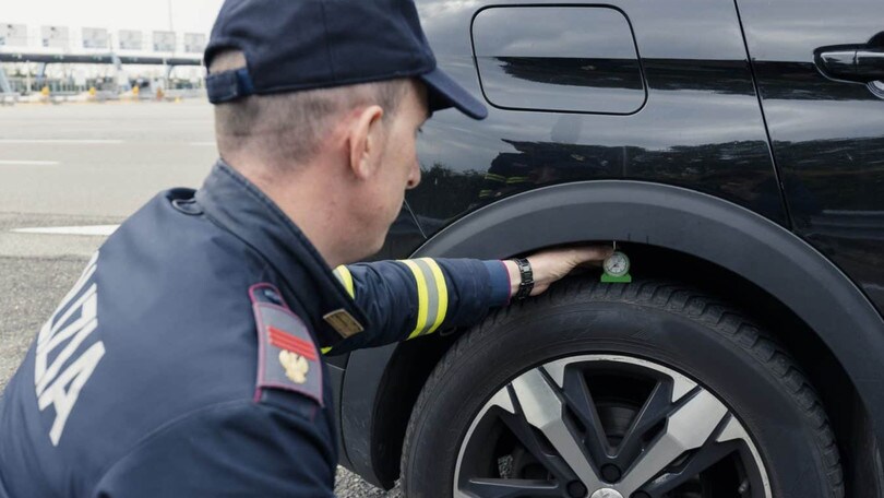 Rischio vacanze, troppe gomme lisce su strada