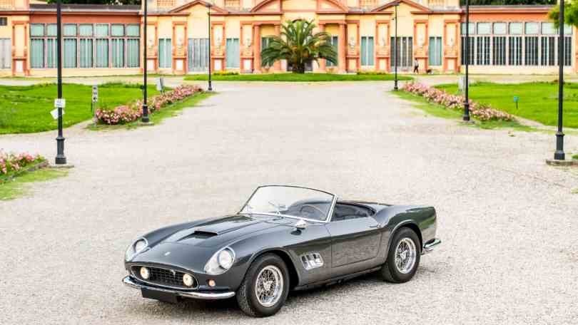 Ballack vende la sua Ferrari unica al mondo: il prezzo è folle