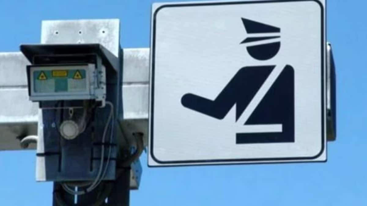 Guida ubriaco, prende la multa e poi distrugge l’autovelox