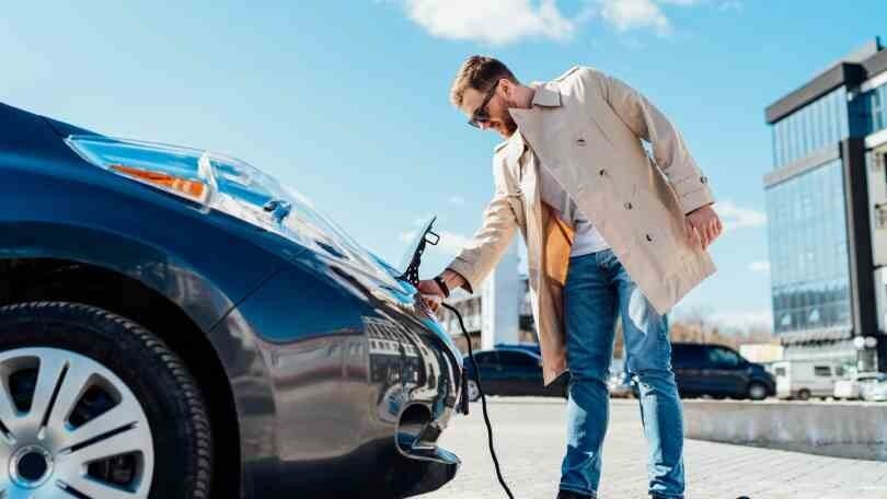 Auto elettriche: solo l'1,4% degli utenti rimane senza energia
